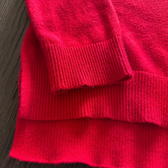Tahari Vibrant Red Women's Crew Neck Sweater - Picture 2 of 6
